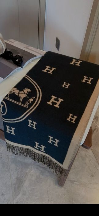 Fular Herme*, model 2026, preț fix