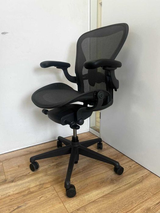 Refurbished Herman Miller Aeron Remastered Graphite