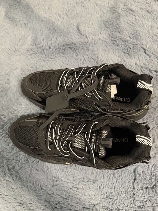 Off-White Be Right Back Black