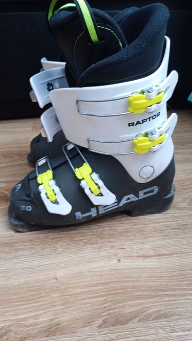 Vand clapari, casti si pantaloni ski