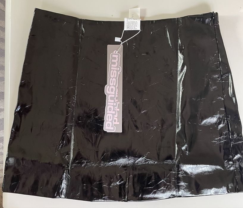 Черна кожена пола Missguided с етикет