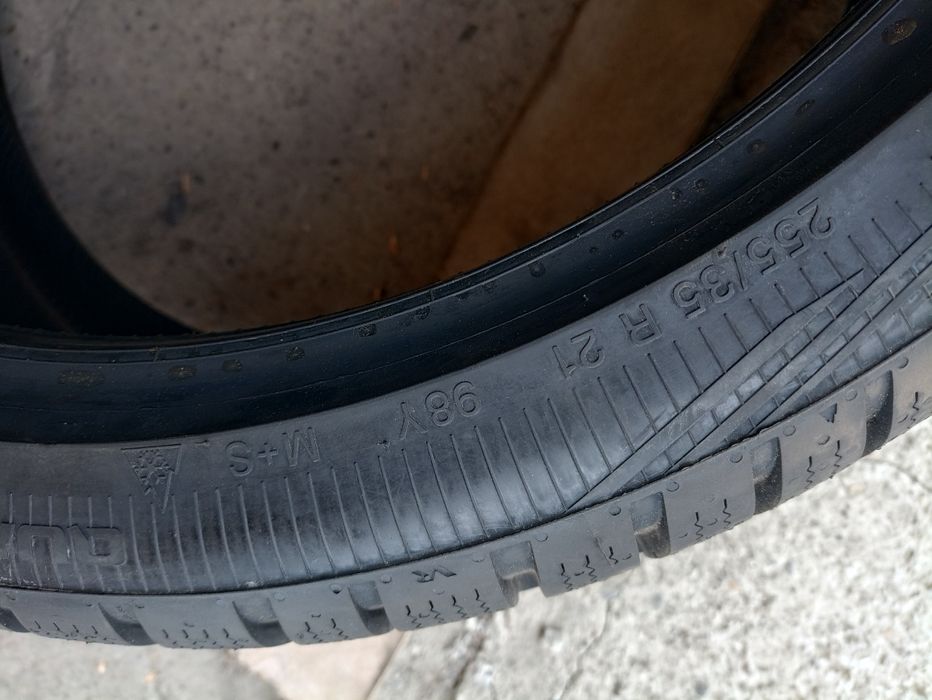 2 anvelope NOI M+S Vredestein 255/35 R21 dot 1224