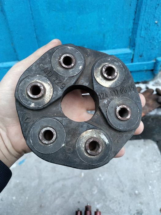 Мерседес 124 запчасти .