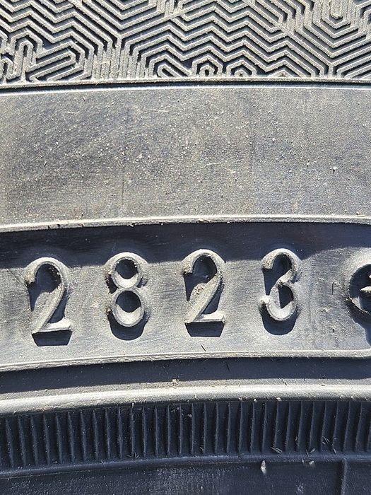 Vând Noi anvelope iarna 215/60r16 215/60r16 FALKEN