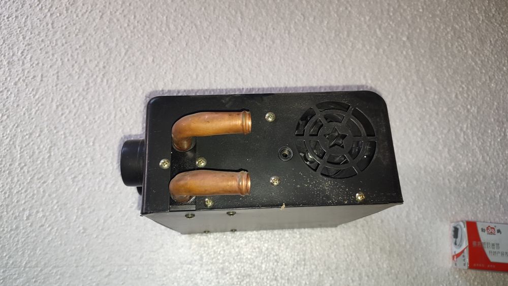 Дополнительный отопитель салона.