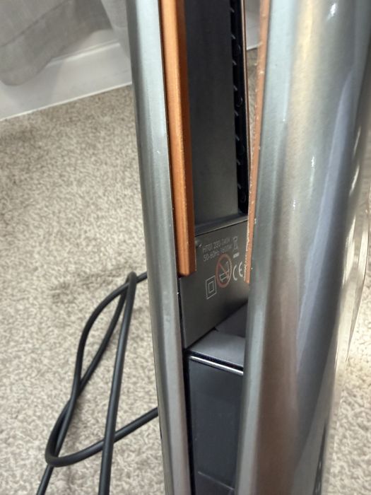Dyson airstrait