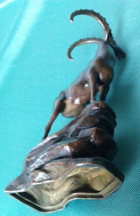 Бронзова статуетка