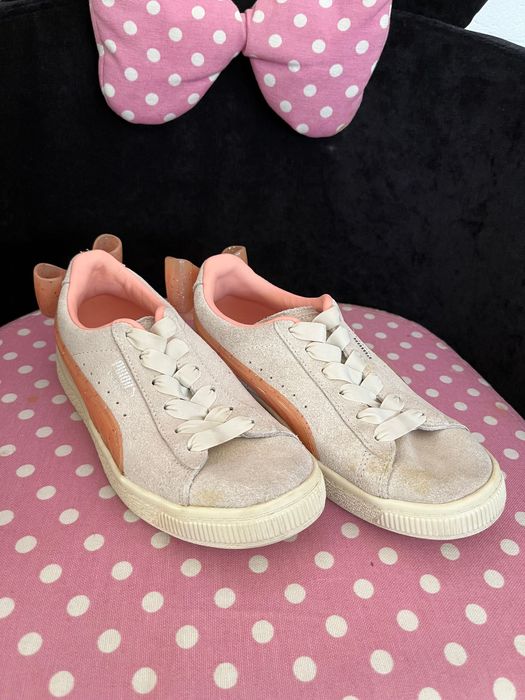 Детски обувки, ползвани в добро състояние.