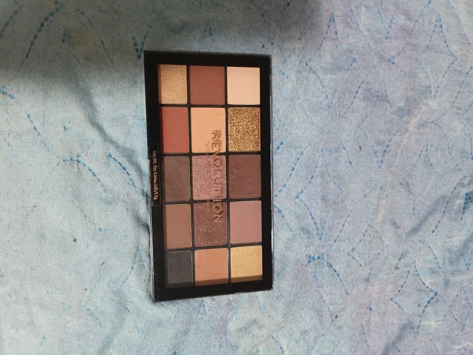 Палетка Makeup Revolution
