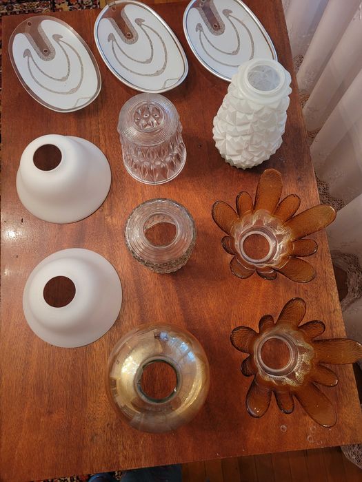 Плафоны разные для люстры.