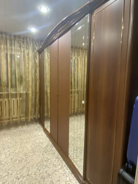 Продам шкаф в хорошом состояние