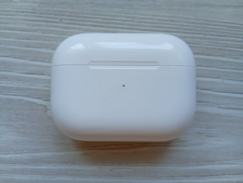Stația de încărcare pentru Apple AirPods PRO 2021 A2190