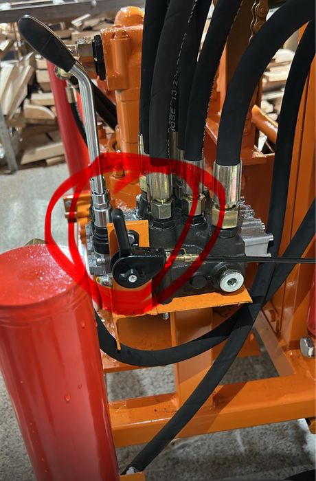 Utilaj de foraj , gata de lucru! 32CP, pret imbatabil , pe senile