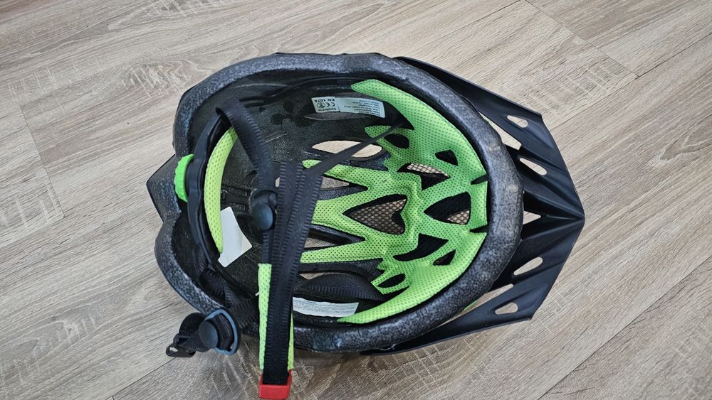 Шлем, для езды на велосипеде