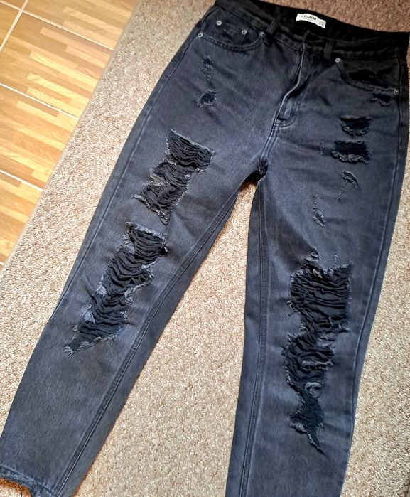 Blugi dama cu rupturi gri inchis blugi model pana