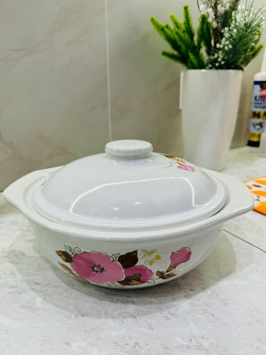 Эстетичная Супница с крышкой