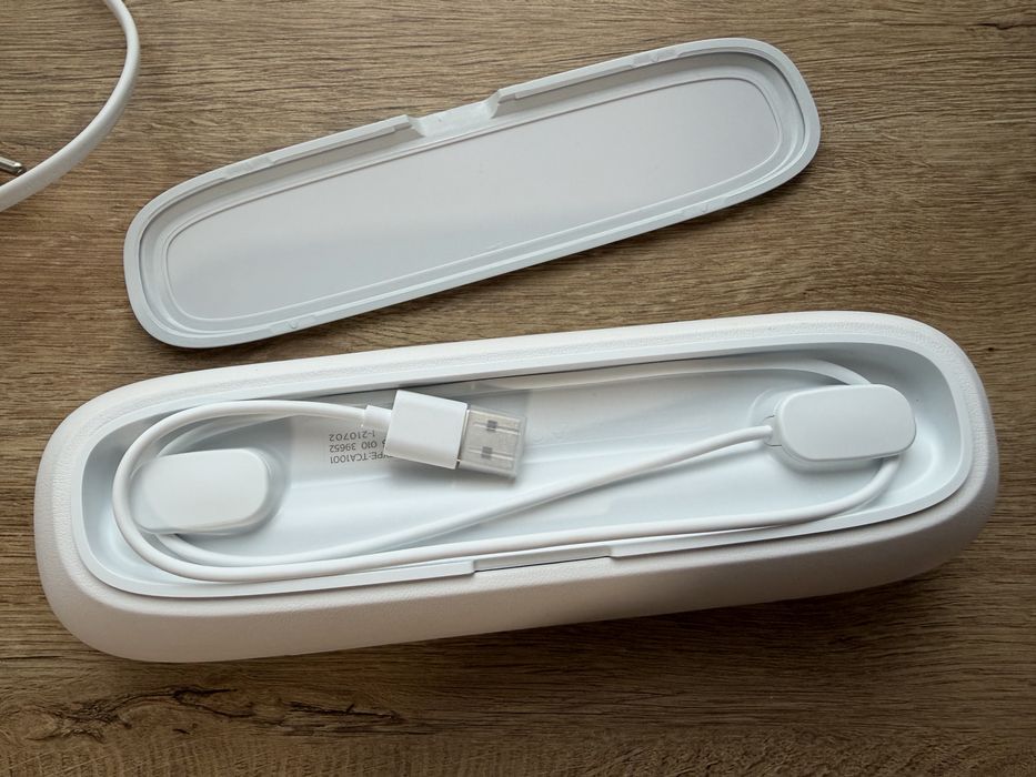 Philips Sonicare зарядно станция и зареждащ калъф за пътуване