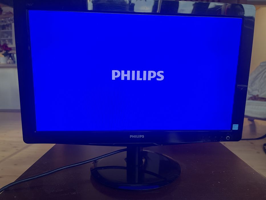 Монитор Philips 18.5”  LED