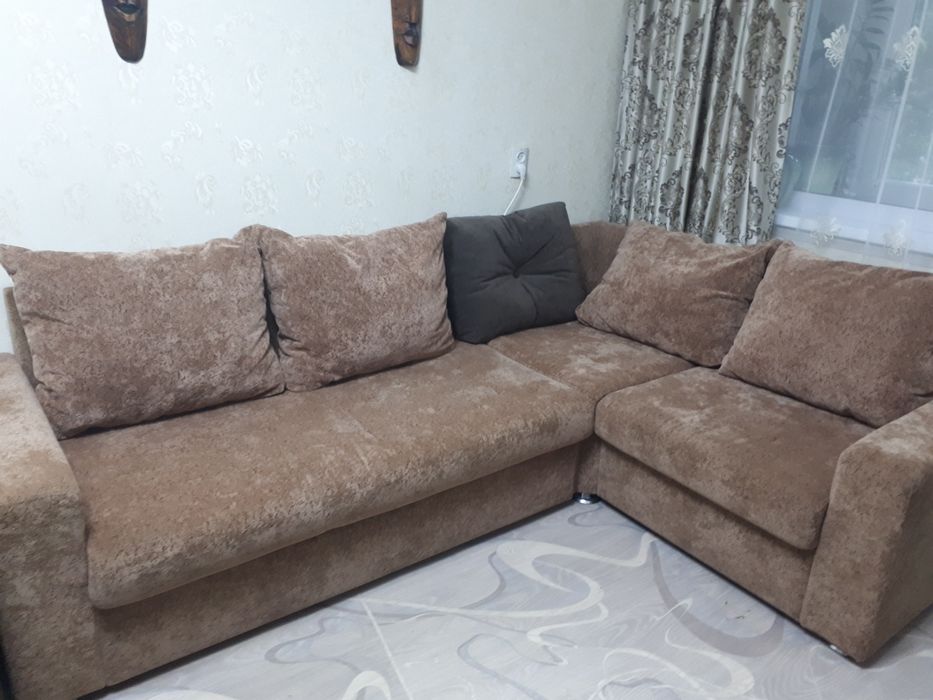 Кресло,Диван угловой ,тумбочка