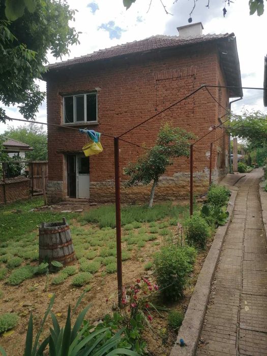 продавам две къщи в с.Балювица