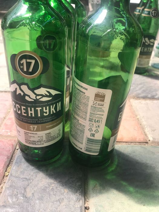 Бутылки стеклянные с винтовой крышкой