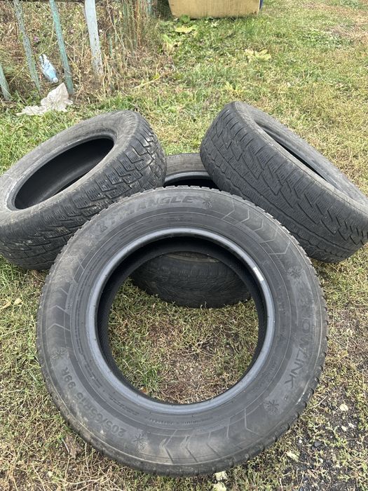 Продам 4 штук покрышки