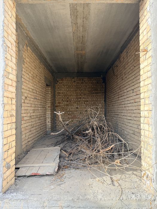 ПРОДАЁТСЯ КОТТЕДЖ — есть потенциал для создания уютного дома.