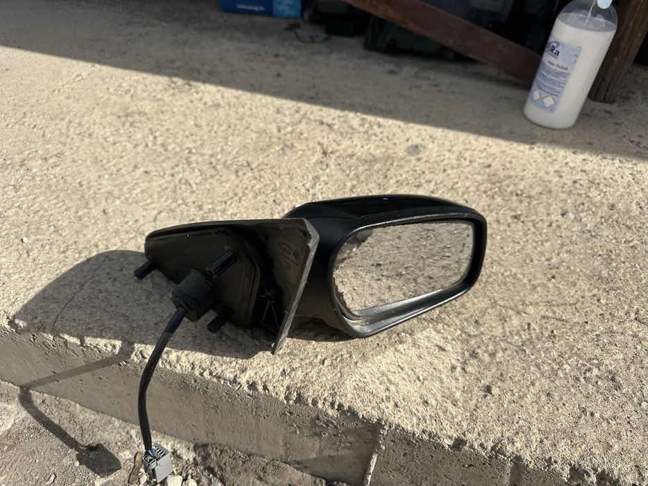 Огледало дясно за Форд Мондео МК3 със подсветка!