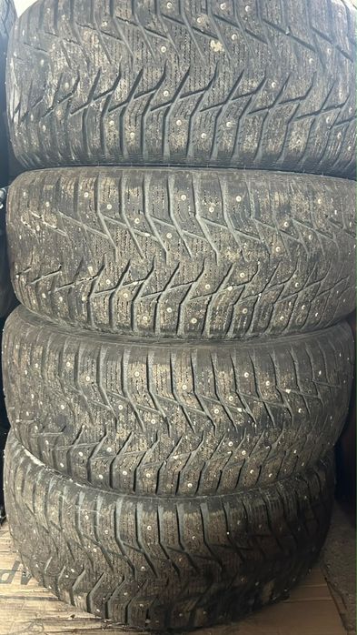 Продам зимние шины Sailun 215/50 R17