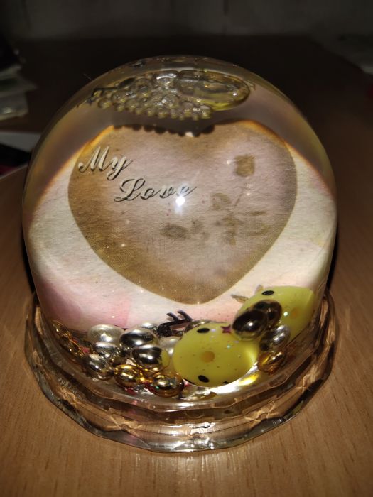 Сувенир Шар с сердцем внутри