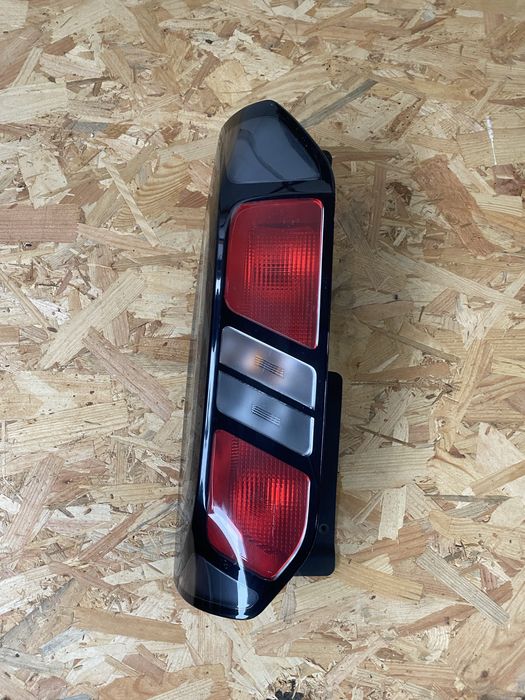 Stop lampa stanga spate ford transit custom 2023-2025