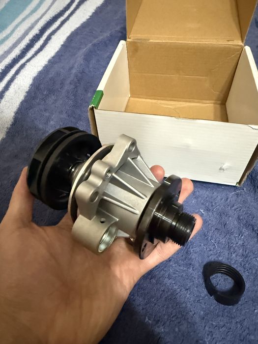 Помпа   M54  BMW