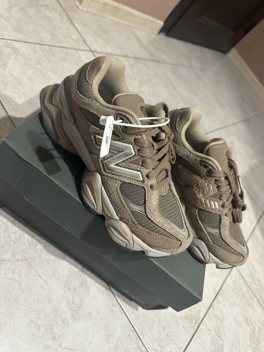 New Balance 9060 Mushroom