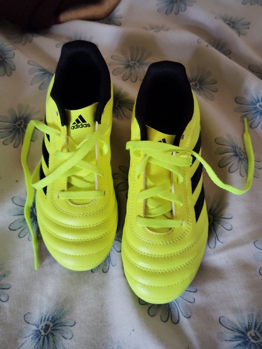 Vând crampoane Adidas Copa pentru copii