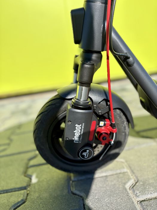 Trotinetă Electrică Ninebot F2 Pro E II - Stare Foarte Bună, Doar 117 km Parcurși