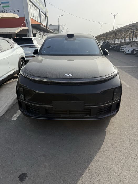 LI 9 Ultra 2025 / 03 oy