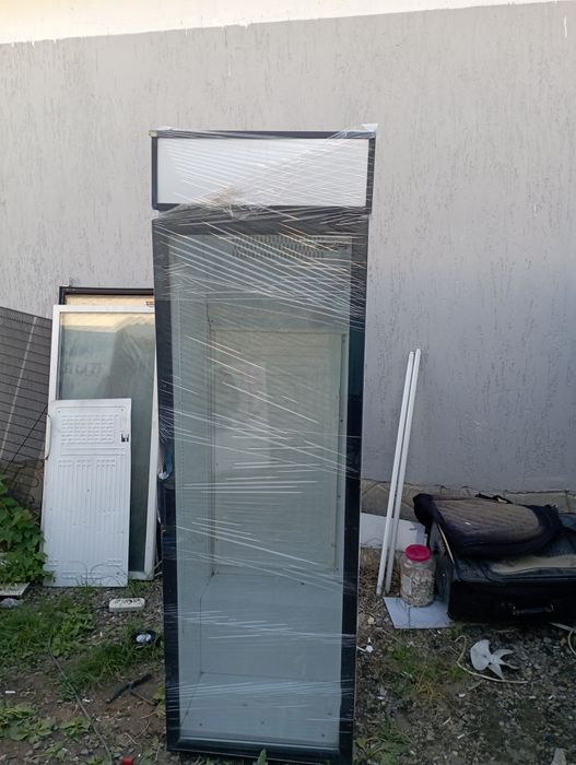 Холодильник витринный,с гаранти