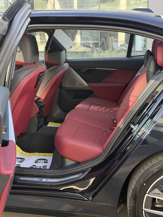 Bmw i5 40l 2025-yil +dop 4K Tv HUD Harmann Kardon Sky Lounge 360kamera