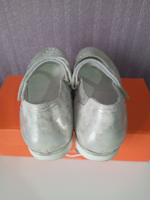 Детская коженая обувь 35-размера