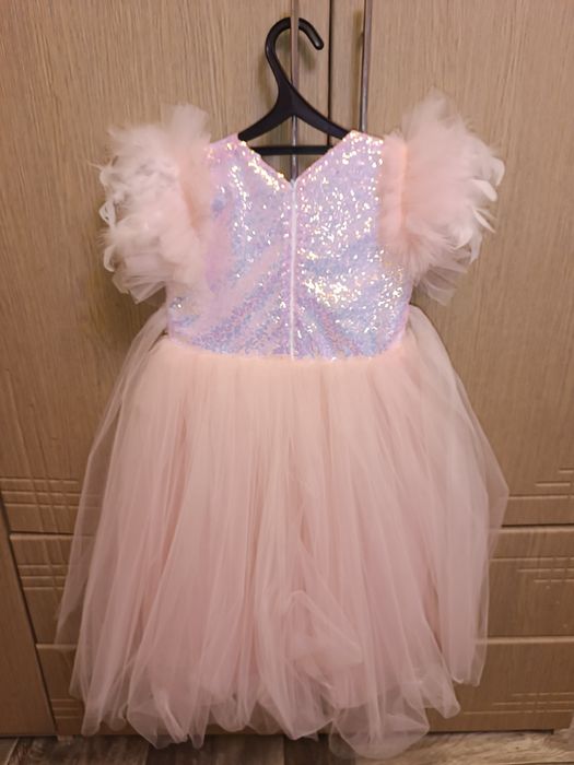 Продам платье на девочку