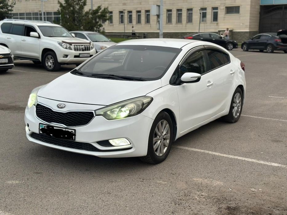 Продам Кия Церато 2013 год автомат объем 2.0