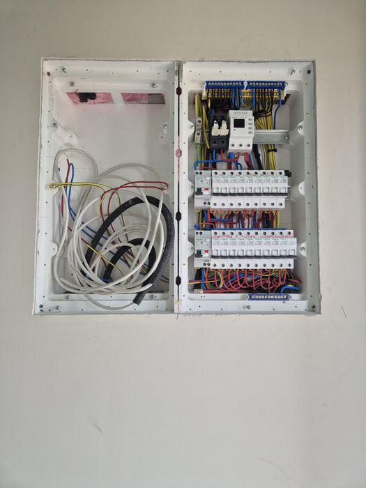 Vând Case in comuna Curtisoara jud.Olt