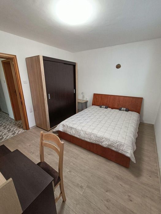 Дава се под наем Тристаен апартамент в Пловдив, Младежки Хълм - 130 кв.м за 598.23 € - Снимка #4