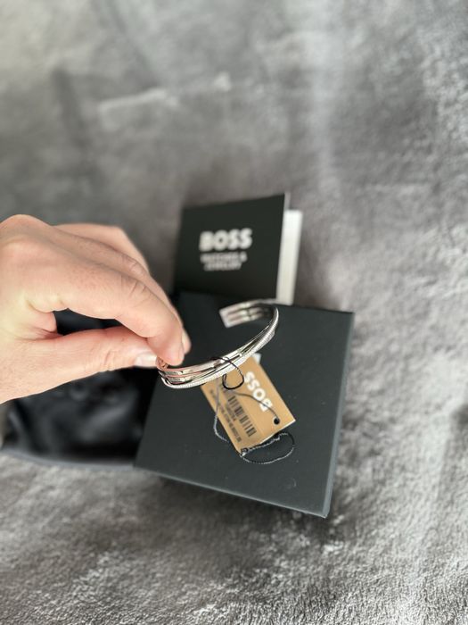 BOSS bratara solida femei model Saya 1580284 argintiu cu cristale noua