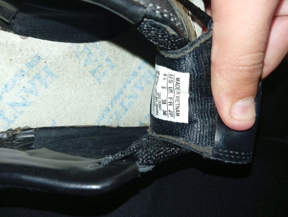 Ghete de fotbal Nike și adidas