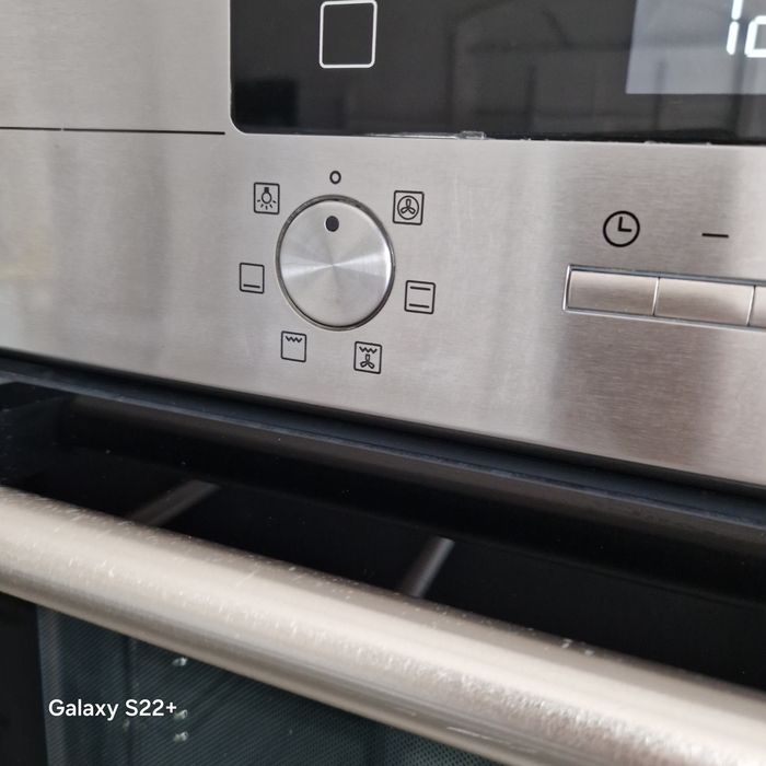 Фурна за вграждане SIEMENS