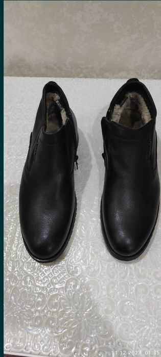 Продам мужскую обувь 39-40