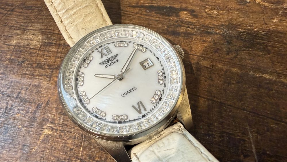 Ceas aviator pietre diamante cadran alb diametru mate quartz