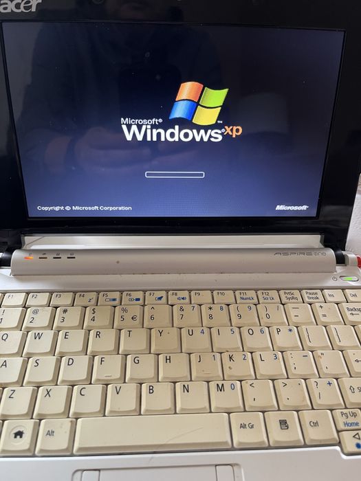 Acer Aspire One – funcțional (Windows XP)