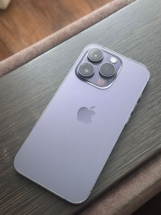 Продам айфон 14 про
